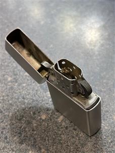 ZIPPO LIGHTER ZIPPO D 12 BRADFORD PA MADE IN U.S.A. Good | Carson 